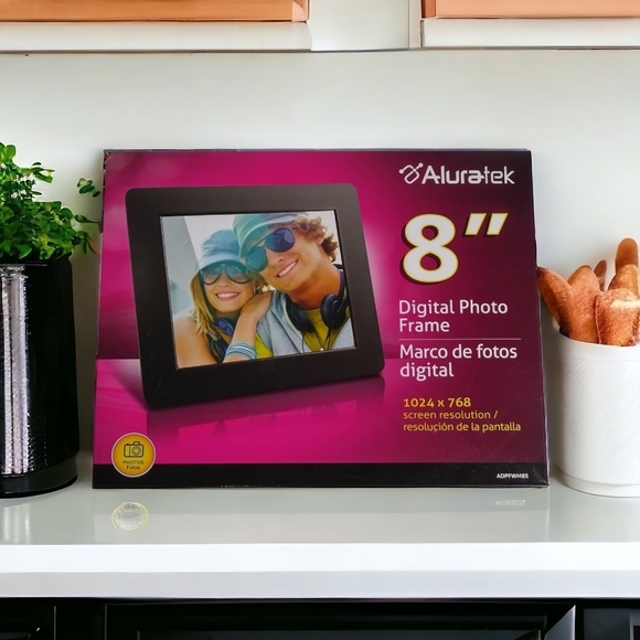 Aluratek Other - Aluratek 8 inch Digital Photo Frame 1024 x 768 Screen Resolution ADPFWM8S NIB